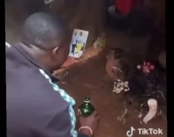 Angry fans go spiritual over Mohbad's death (video) 1 Angry fans go spiritual over Mohbad’s death (video)