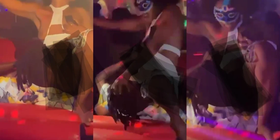 See what a Nigerian man did to a strìppé₹ inside club (Viral Video) 1 See what a Nigerian man did to a strìppé₹ inside club (Viral Video)