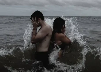 5 Sneaky Ways To Make Your Man Think About You