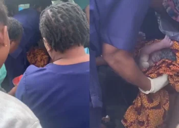 Live Video Of A Pregnant Woman Giving Birth To A Baby Girl Inside A Korope Bus 