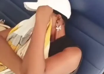 Mr. Ibu’s wife in tears as Uche Maduagwu reveals where she sleeps in the hospital (VIDEO)