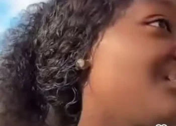 UK-based Nigeria Lady reacts as her White Male Friend insist on splitting Bills at a Restaurant (Video)