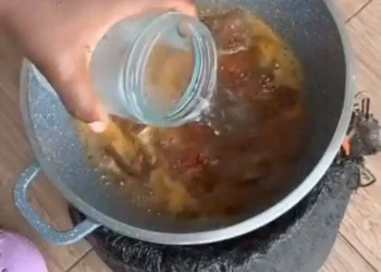 Young chef reveals “special” way of cooking Ogbono soup (video)