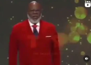 Bishop T. D. Jakes becomes emotional while reacting to his alleged relationship with Diddy (Video)