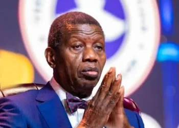 Nobody should serve him ponded yam – Netizens warn against Pastor Adeboye’s death prophesy
