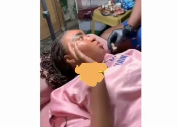 I need my real face back- Lady cries our after microblading for wedding ceremony goes wrong (Video)