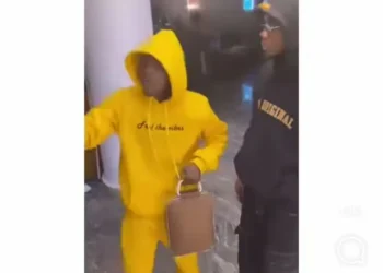 Na you collect belt? You wan rip me?- Portable asks Blaqbonez (Video)