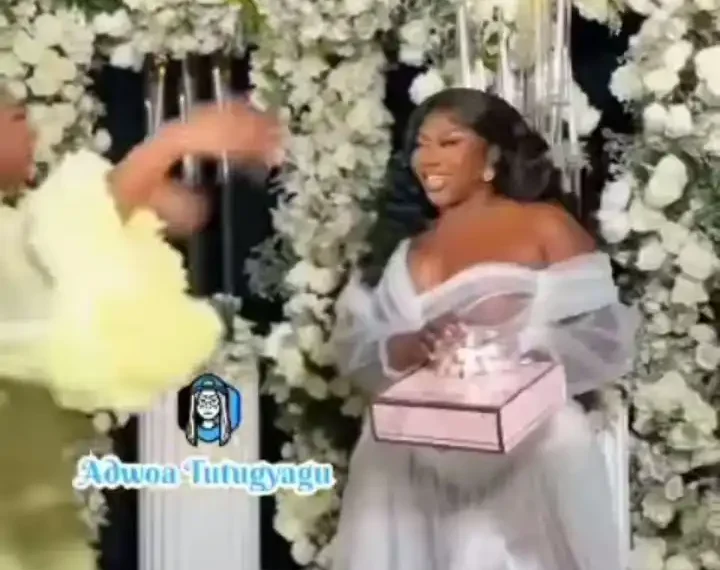 See why this lady's bridal shower video is trending online (Video) 1 See why this lady’s bridal shower video is trending online (Video)