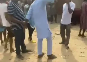 Woman faces severe abuse from ex-husband for putting a mark on their children (Video)