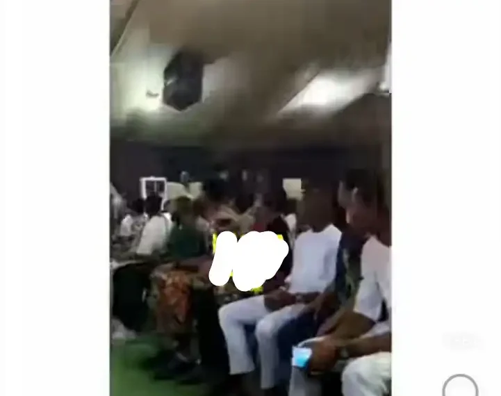 Drama as Lady allegedly storms church with her brothers to beat her cheating boyfriend in PH (Video) 1 Drama as Lady allegedly storms church with her brothers to beat her cheating boyfriend in PH (Video)