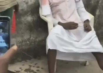 Shock as teen deposited in a mortuary was seen sitting outside after 8 days (video)