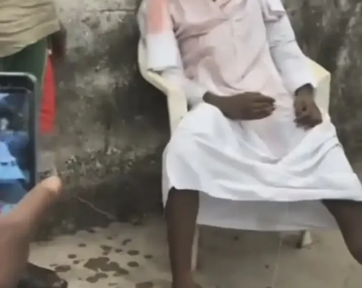 Shock as teen deposited in a mortuary was seen sitting outside after 8 days (video) 1 Shock as teen deposited in a mortuary was seen sitting outside after 8 days (video)