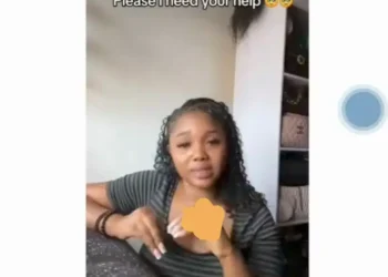 I’m in pains- Young Lady Cries Out After Fixing Eyelashes (Video)