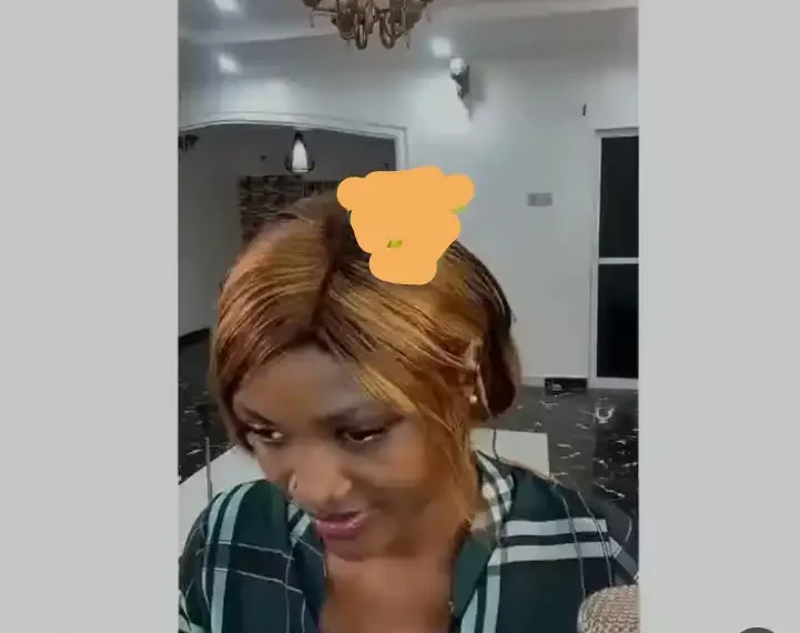 Dramatic moment man gives shout out to his wife and side chick in a call on Valentine's Day (video) 1 Dramatic moment man gives shout out to his wife and side chick in a call on Valentine’s Day (video)