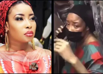 Nollywood Veteran Lizzy Anjorin caught stealing gold at Eko market (VIDEO)