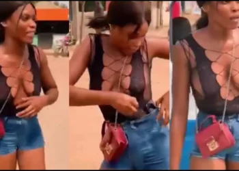Lady harassed by men over outfit she wore to a bus park (video)