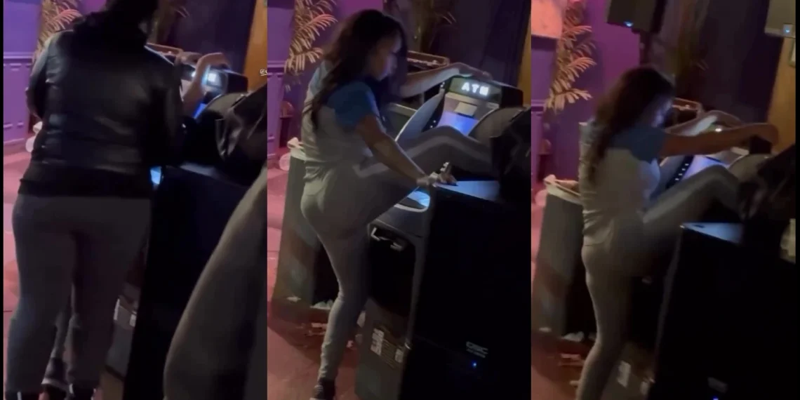 VIDEO: Moment a lady was stopped from mástūrbàtíng on an ATM machine 1 VIDEO: Moment a lady was stopped from mástūrbàtíng on an ATM machine
