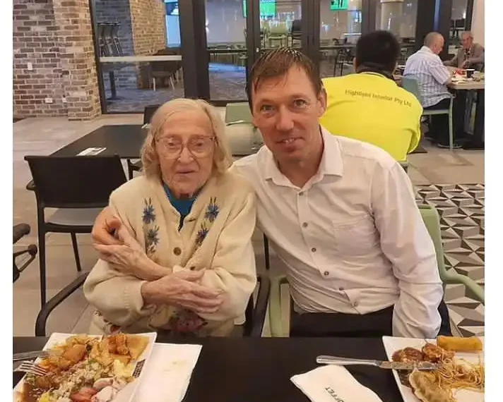48 year-old man says he's deeply in love with his 103-year-old Step-grandmother 1 48 year-old man says he’s deeply in love with his 103-year-old Step-grandmother