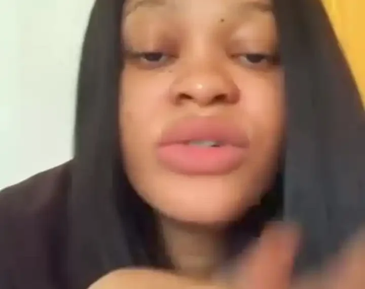 New mom calls out mother-in-law online for feeding her two-weeks-old baby with pineapple (Video) 1 New mom calls out mother-in-law online for feeding her two-weeks-old baby with pineapple (Video)