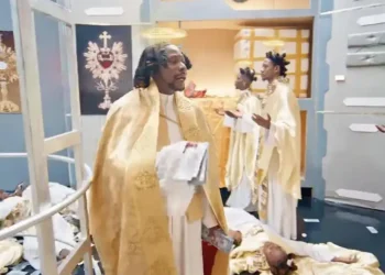 Asake under fire for wearing priestly regalia in his latest music video