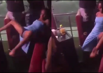 GIrl yearns for S£X after drinking too much in club [VIDEO]