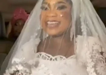 Joyful bride narrates how she met her husband on TikTok after her ex broke up with her (video)