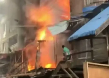 Intense Panic as Fire Engulfs Idumota Market Lagos (Video)