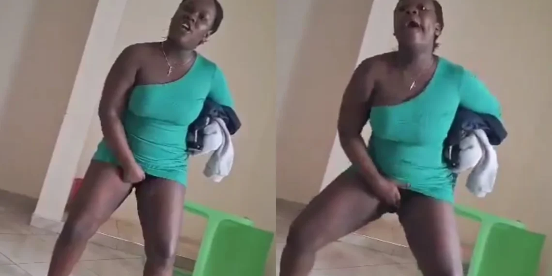 Lady slaps her vagina hard to curse a man who refused to pay for her service [Video]