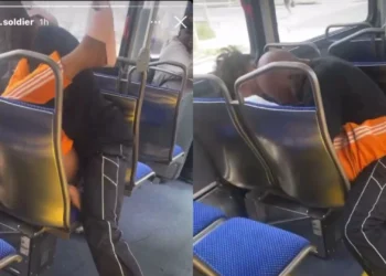 2 adults caught having s£x inside a moving metro bus [VIDEO]