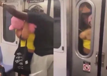 Couple ignores passengers, performs s£xual intercourse inside train [VIDEO]