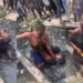 VIDEO: Two ladies nak£d themselves in Lagos dirty gutter over a man 10 VIDEO: Two ladies nak£d themselves in Lagos dirty gutter over a man