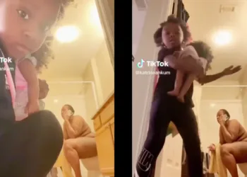 Child TikToker shares a video of her mom nak£d