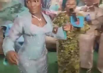 Reactions as bride tells her friends to move away from her husband’s front (Video)