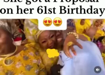 Heartfelt Moment a Woman Gets a Marriage Proposal on Her 61st Birthday (video)
