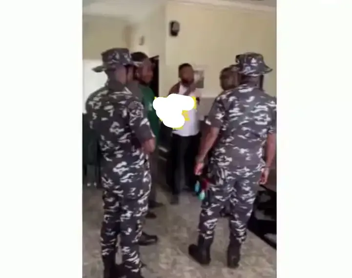 Member calls police on pastor refuses to refund him after he mistakenly sent 1 Million instead of 100k 1 Member calls police on pastor refuses to refund him after he mistakenly sent 1 Million instead of 100k