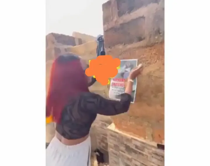 Lady goes all and out to call out husband's side chick (VIDEO) 1 Lady goes all and out to call out husband’s side chick (VIDEO)