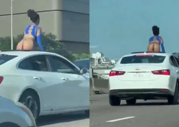 No shame, no dignity – Lady twerks nak£d in the middle of the road