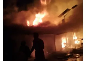 Man reportedly set worshippers on fire in Kano mosque, locks them inside