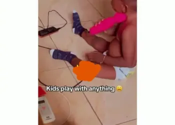 Lady Faces Backlash for letting a child play with her s£x toy (VIDEO)